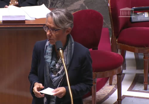 La ministre Elisabeth Borne explique son point de vue sur la pollution aérienne