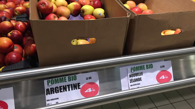 Les pommes biologiques des magasins E. Leclerc proviennent de l'autre bout du monde !